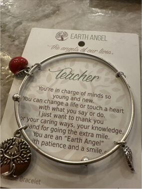 Teacher gift Earth Angel Brand Apple Bracelet New Orig Gift Card